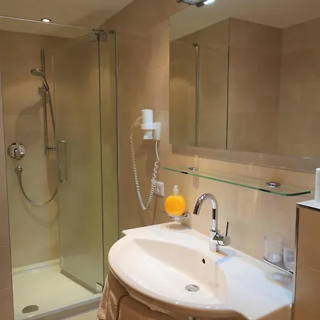 Haus Christina * 瑟弗浩斯